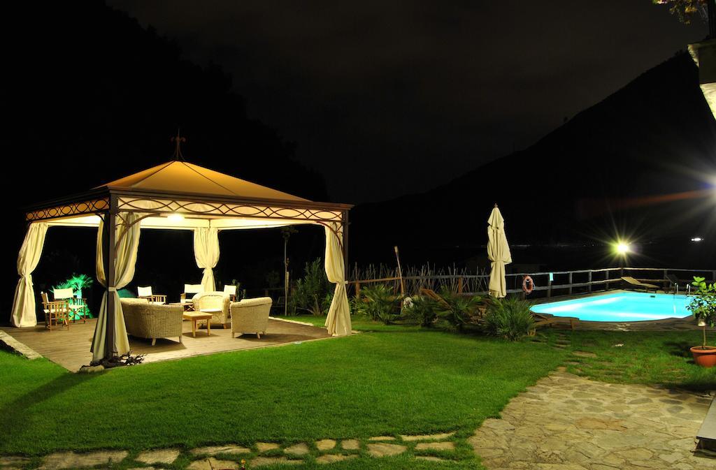 Bed and Breakfast Le Macine Del Confluente Бадалукко Екстер'єр фото